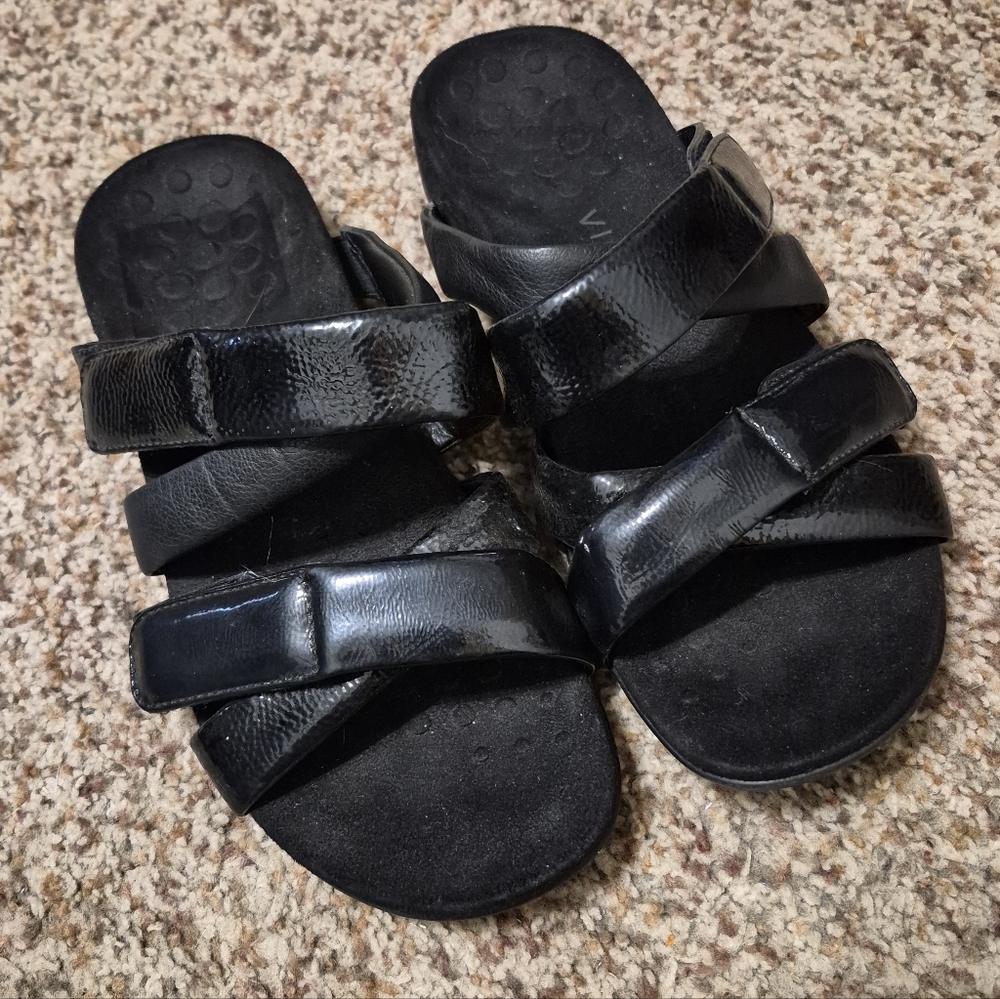Vionic Black Strappy Sandals 7.5